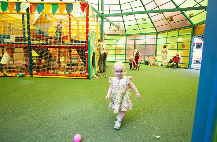 В Подмосковье установят и модернизируют более 1,3 тыс детских площадок