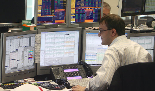 Рынок акций РФ закончил последний день квартала снижением индексов