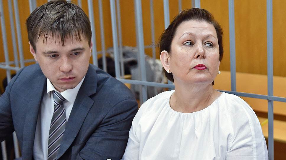 Судья признал Наталью Шарину виновной в экстремизме и растрате
