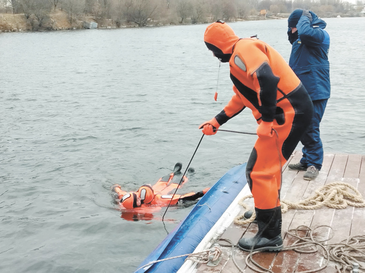 Московские спасатели на водах объявили о готовности к зимнему сезону - МК